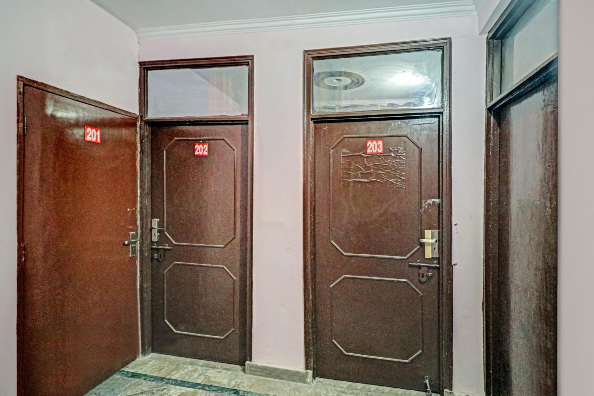 Hotel O Rj Villa Indirapuram Bagian luar foto