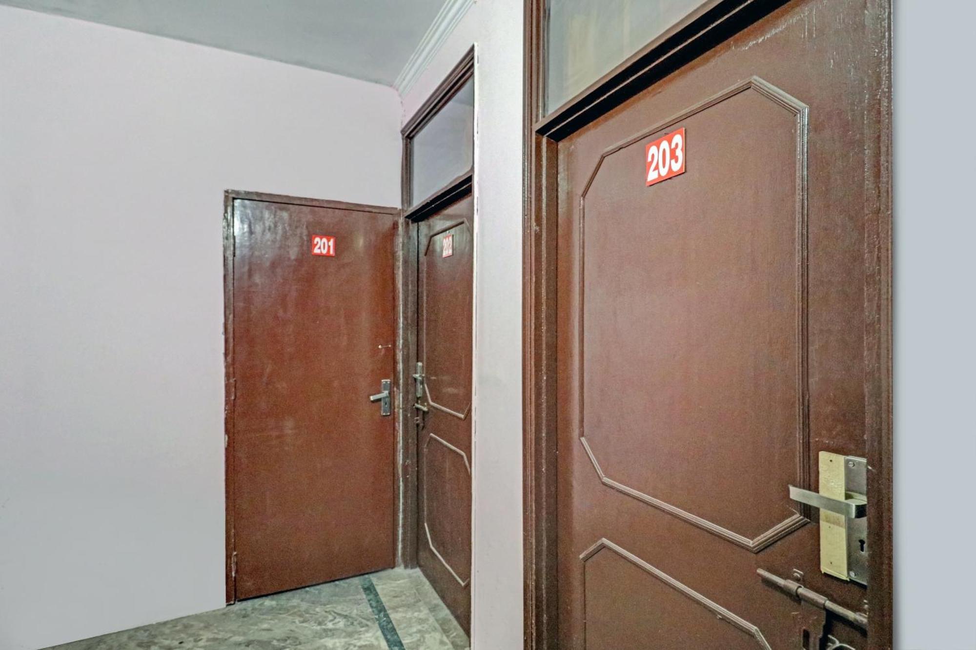 Hotel O Rj Villa Indirapuram Bagian luar foto